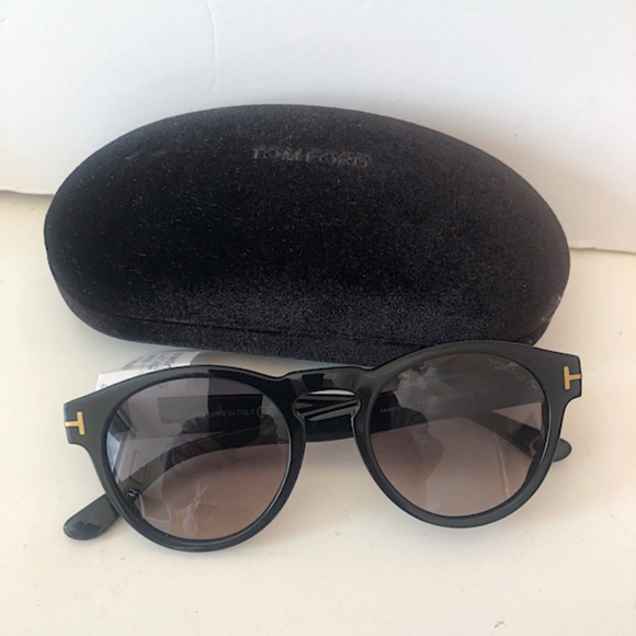 Tom Ford Margaux-02 Sunglasses FT0615 01B 50 main image 5